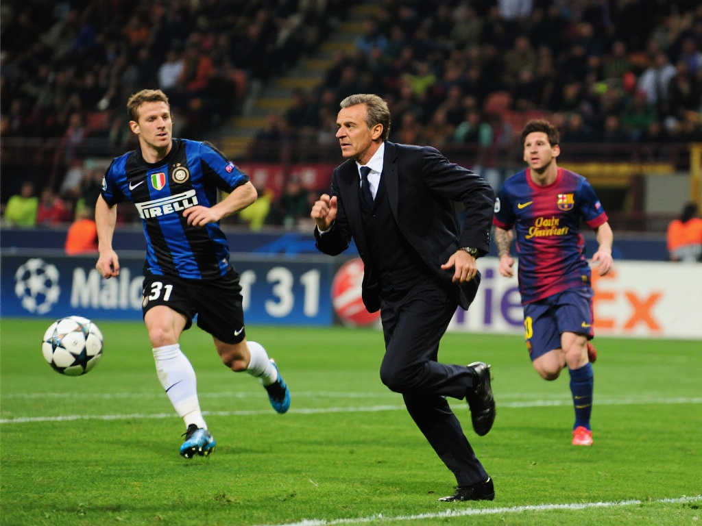 历史轮回?15年前国米3-1力克巴萨问鼎三冠王! 历史轮回?15年前国米3-1力克巴萨问鼎三冠王!